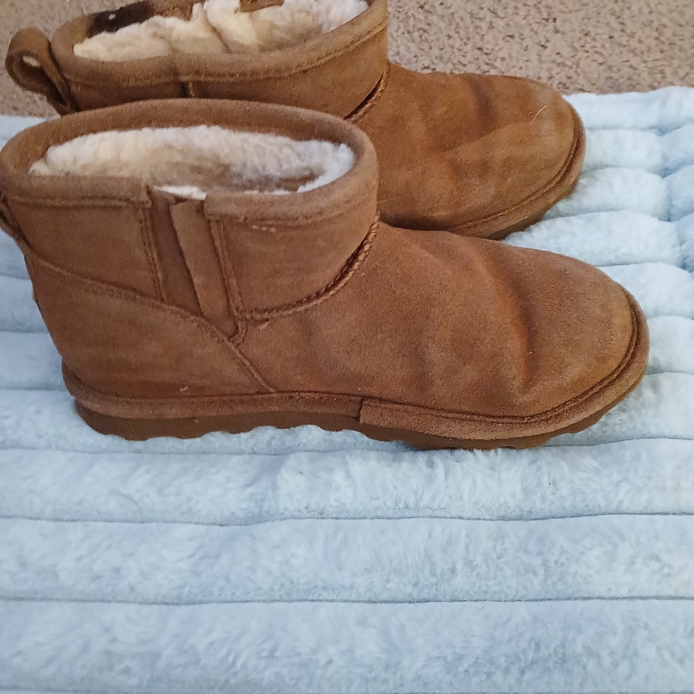 BearPaw Tan Suede Boots with Cream Lining